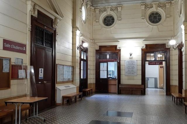 ACTUALITES : Pour 250 euros, il lui arrache le doigt avec les dents 